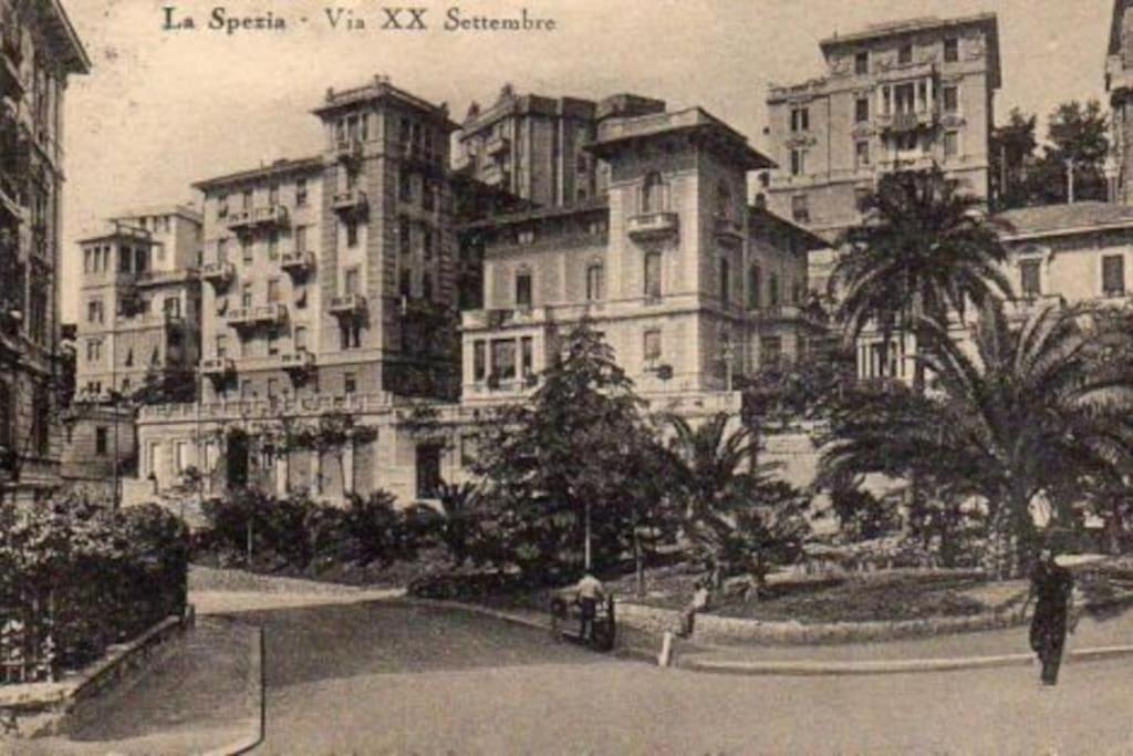La Casa Del Forziere Verde La Spezia Exterior photo